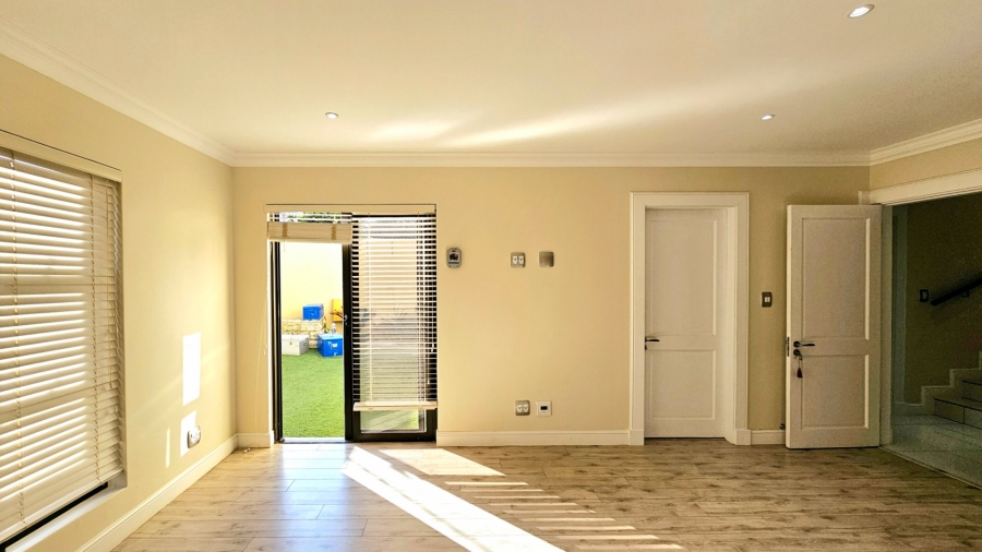 5 Bedroom Property for Sale in Kiepersol Free State